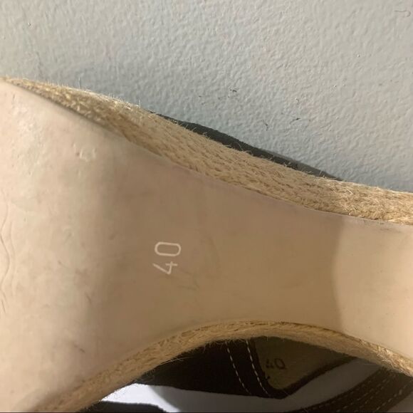 Barnes New York navy criss cross block heels - Picture 7 of 7